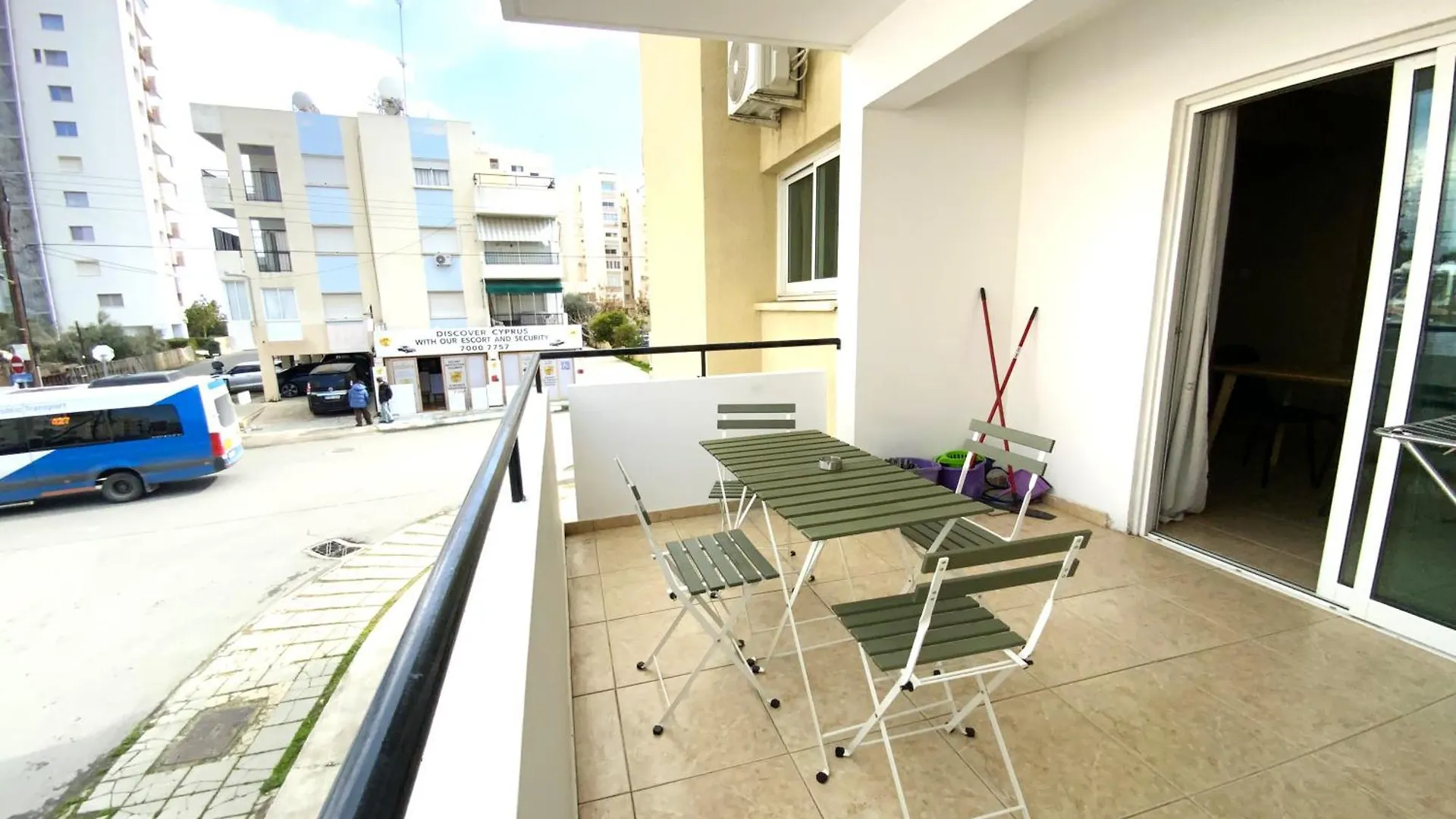 2 Beachside Apts, 5Min Walk To Shore With Internet Λάρνακα