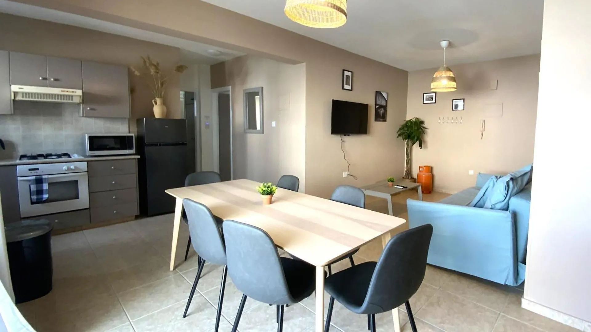 2 Beachside Apts, 5Min Walk To Shore With Internet Λάρνακα Κύπρος